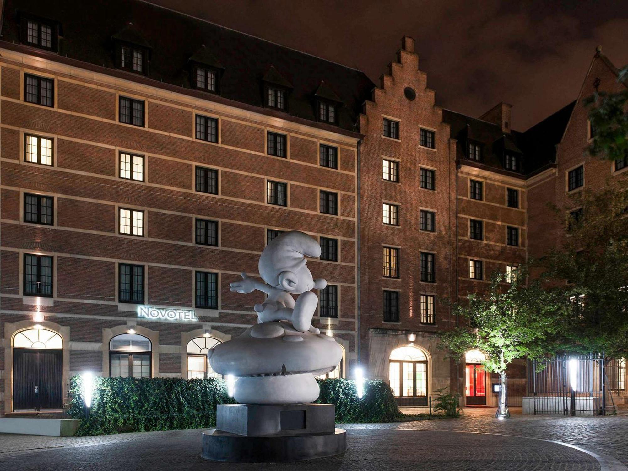 Hotel Novotel Brussels Off Grand Place Exterior photo